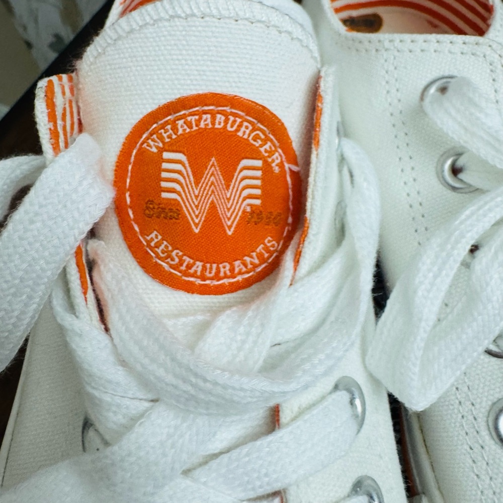 Just Like You Like It Women’s size 8 Men’s Sz 6 White and Orange Unisex Sneakers - Picture 3 of 6